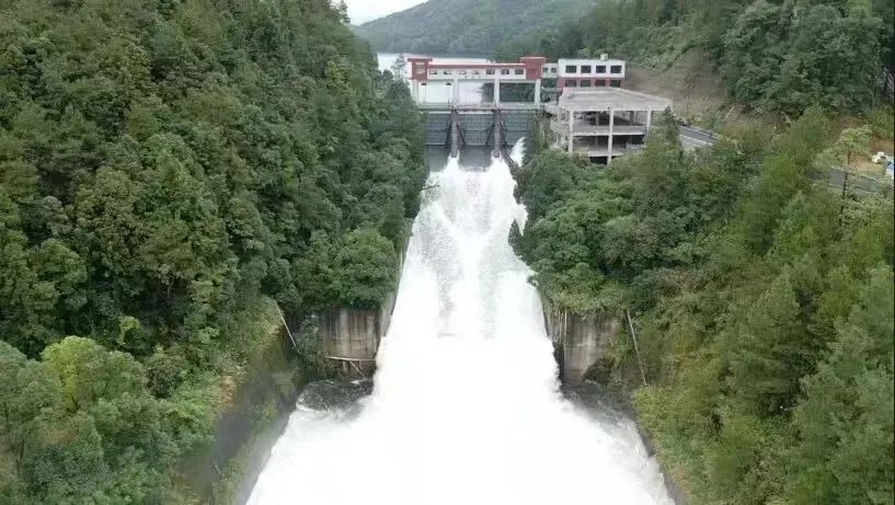 DƬ